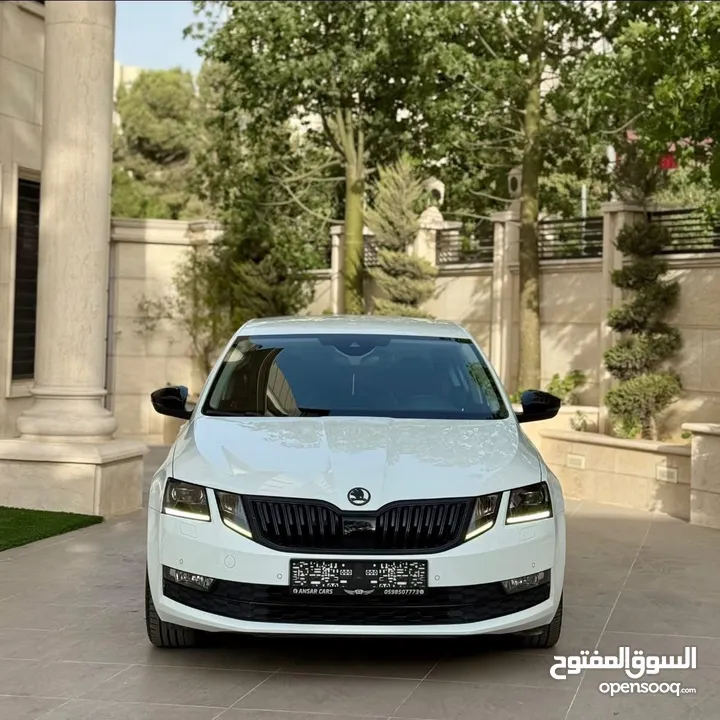 سكودا اوكتافيا صالون 2018