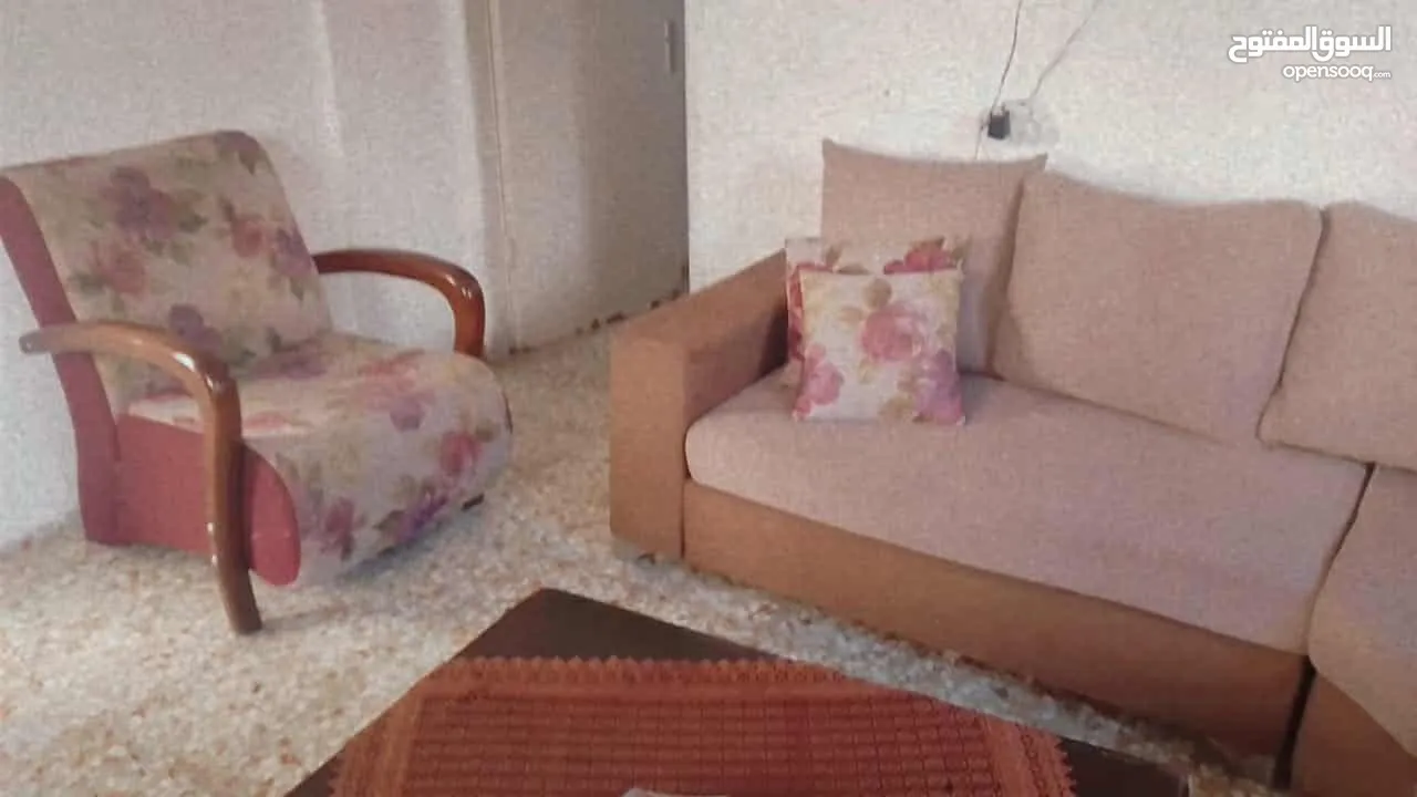طقم كنب بحاله جيده