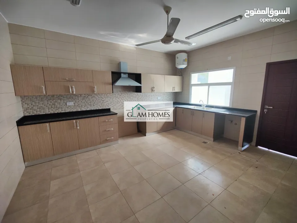 Ideal 4 BR villa available for sale in Mawaleh Ref: 591H