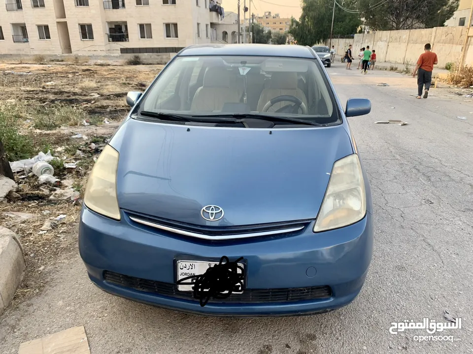 سيارة تويوتا بريوس