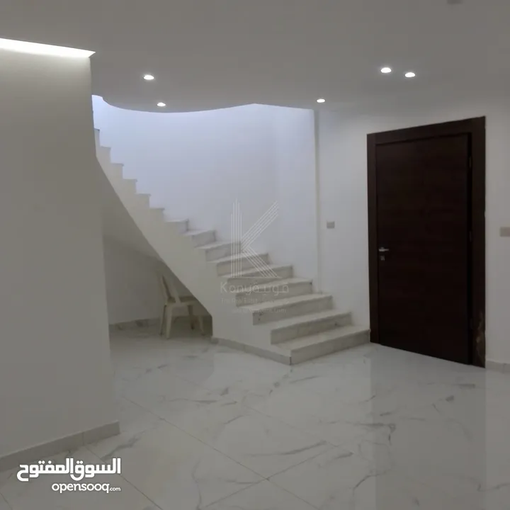 شقة فاخرة للبيع في ام اذينة مع تشطيبات حديثة