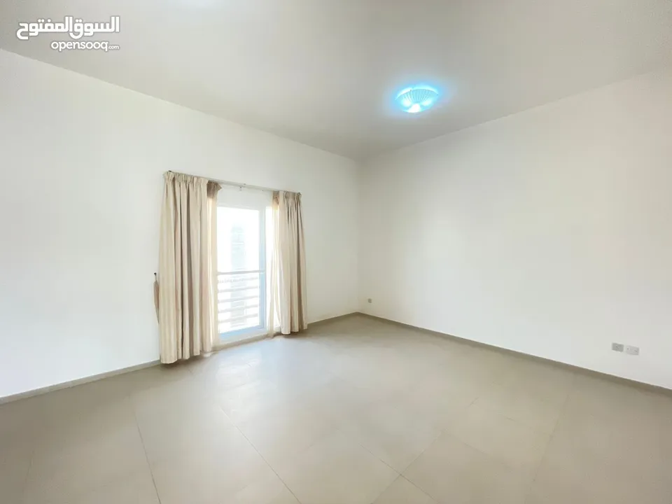 4 BR Lovely Townhouse in Madinat Qaboos
