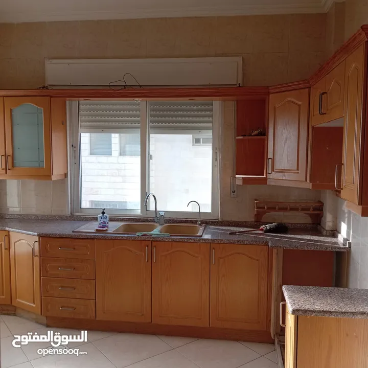 ام السماق / شقه فارغه للايجار/ باجره 400 دينار امكانيه الدفع شهري
