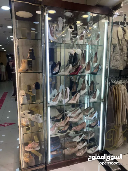 بترينه زجاج شنط أحذية كسسوارات