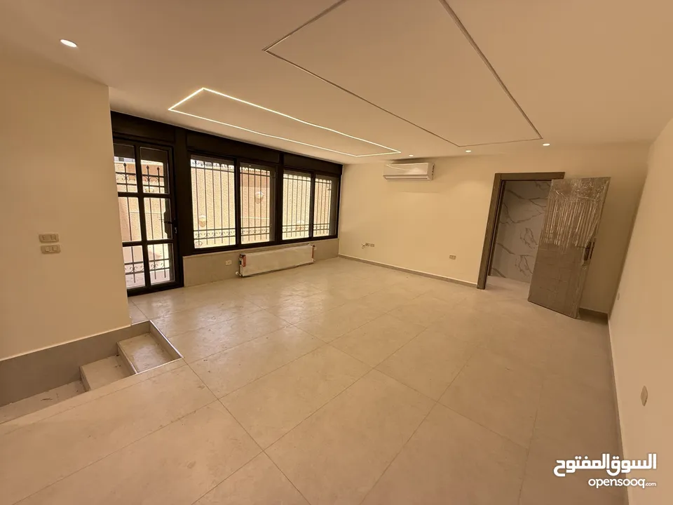 شقة ارضي فاخرة 250م مجددة بالكامل للبيع بالشميساني