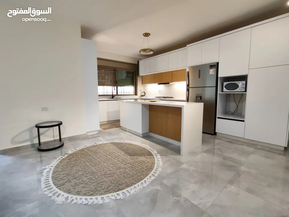 فرصة سكنية استثنائية – روف فاخر للبيع في بيتونيا
