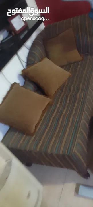 طقم جلوس بحالة ممتازة 10اشخاص