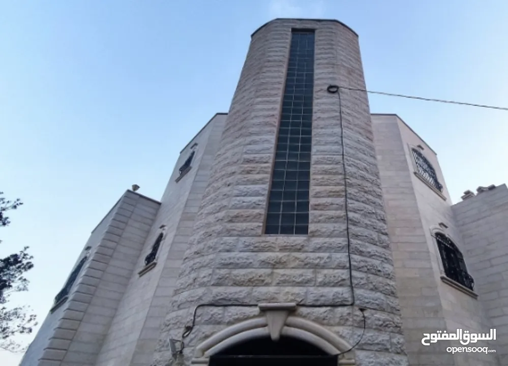 فيلا مميزه للبيع بمنطقه عيصى