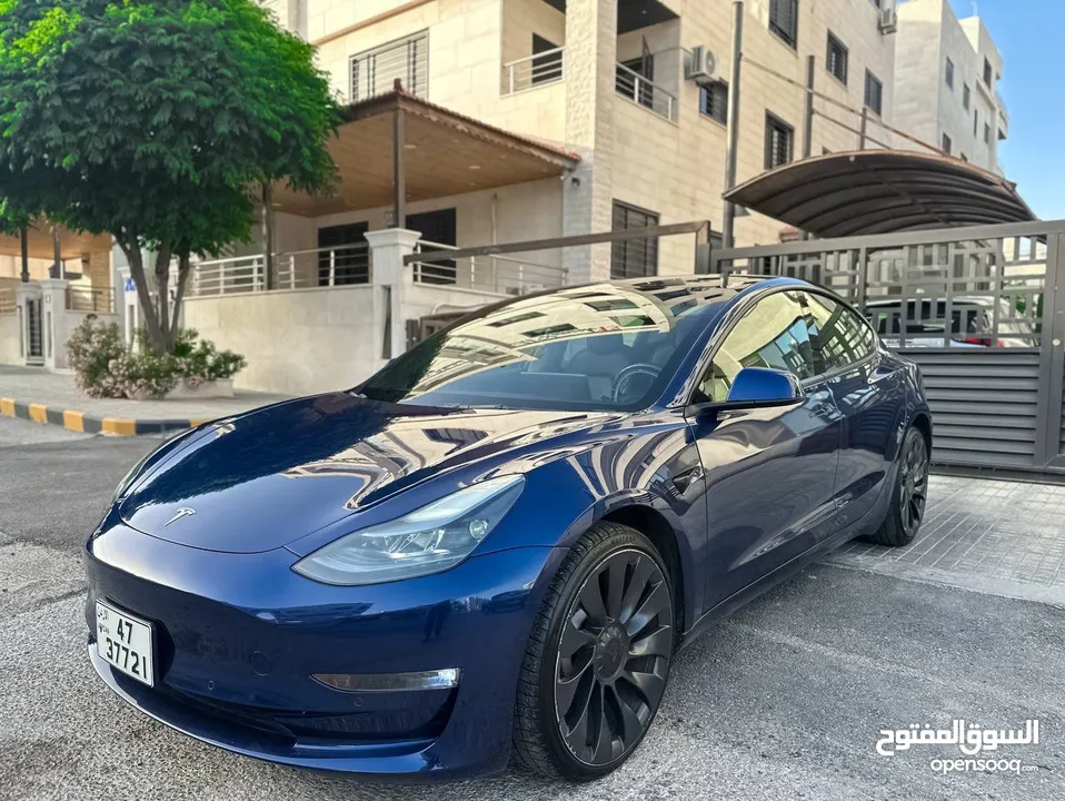 Tesla Model 3 Performance 2022  جمرك اليوم ترخيص وتأمين سنه كامله