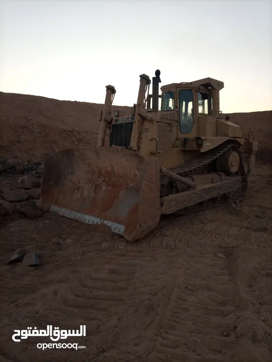 بلدوزر D8L +لودر 470 +حفارة 450 +حفارة 300 للإيجار