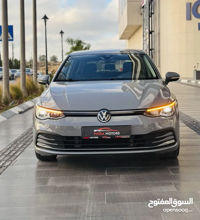 فولكس فاجن جولف 2021 باللون المميز والسعر المميز