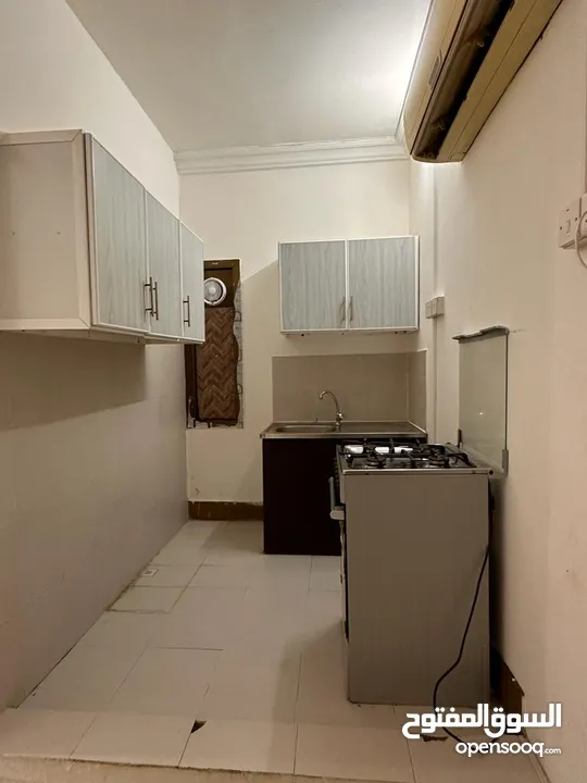 استوديو كبير مفروش بالعذيبة للايجارLarge furnished studio in  Azaibafor rent