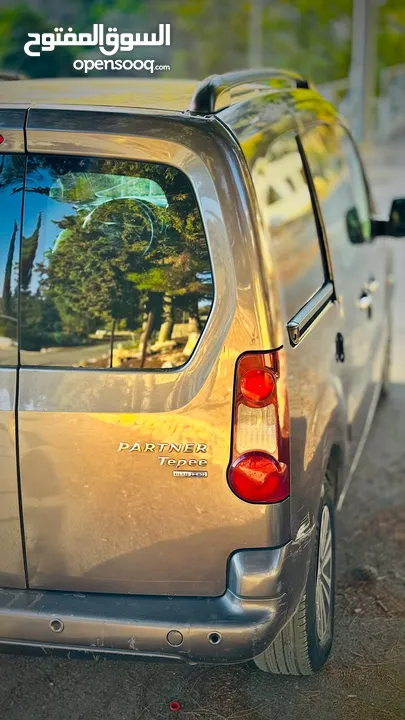 بيجو بارتنر تيبي  Blue HDi يد أولى  فحص نخب  سيارة مميزة ونظيفة  تنازل فوري عند الدفع كاش