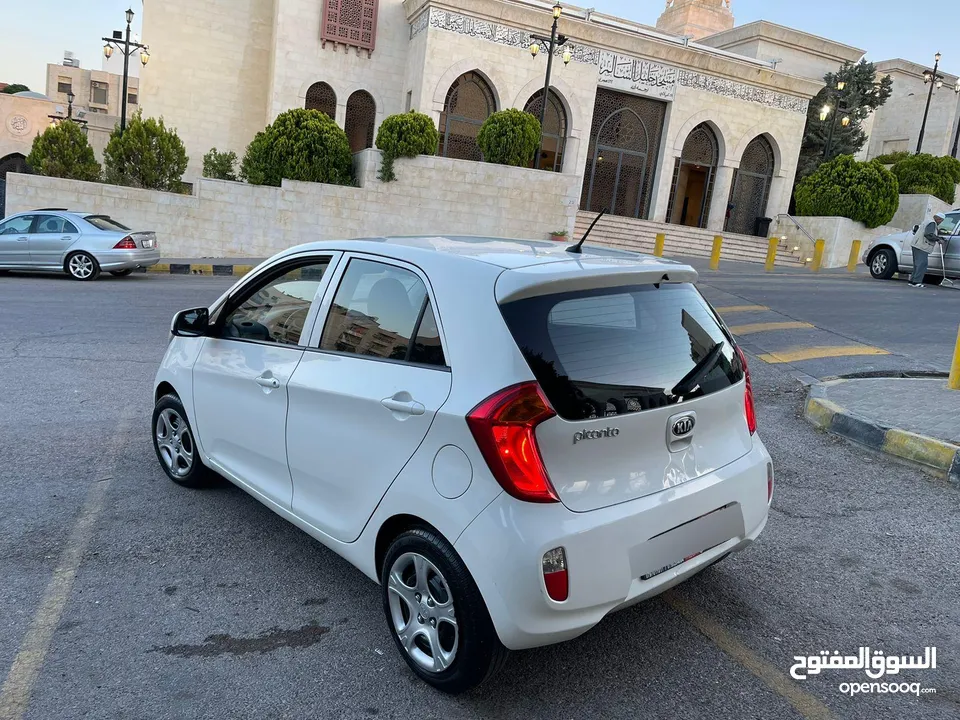 كيا بيكانتو 2015 بحالة الوكالة فحص كامل جير عادي  3 جيد 1 دقه على الراس
