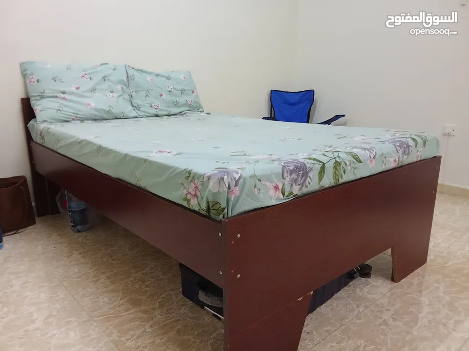 Bed with Mattress / سرير مع مرتبة