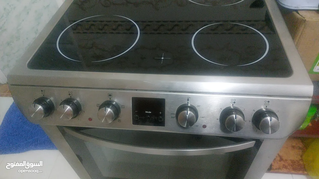 Electric oven cooker
