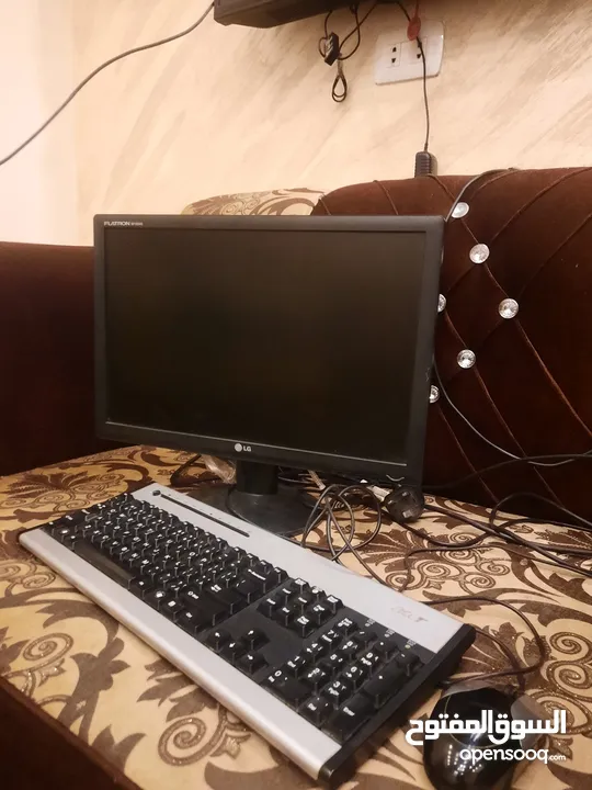 كمبيوتر مع كامل اغراضو شاشة ال جي فلاترون بسعر مغري