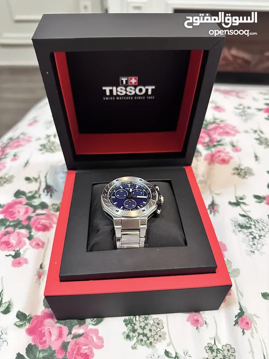 ساعة tissot جديده