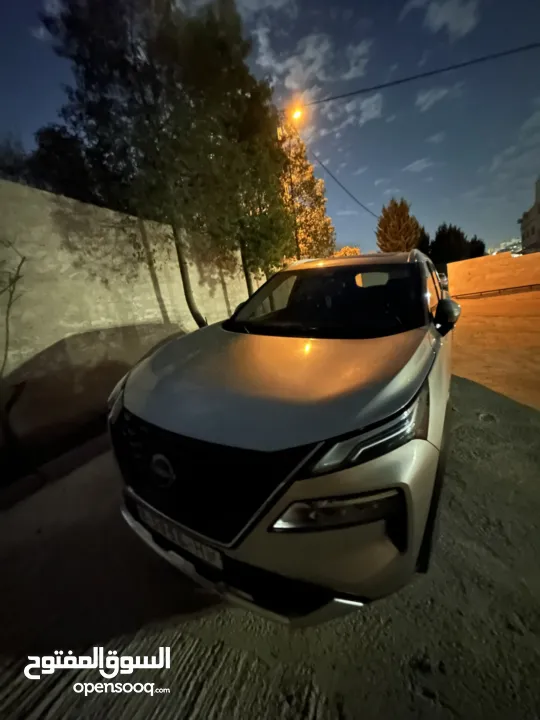 سيارة نيسان اكستريل