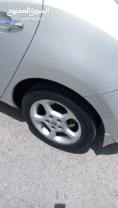 نيسان ليف مدخلين