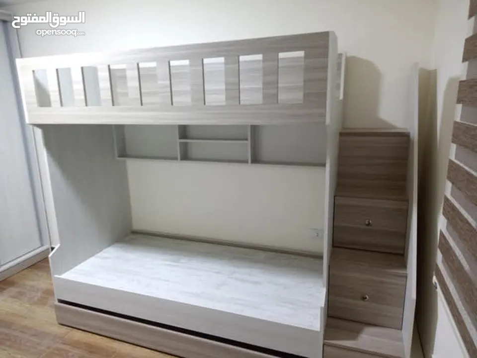 نجار مختص لتفصيل