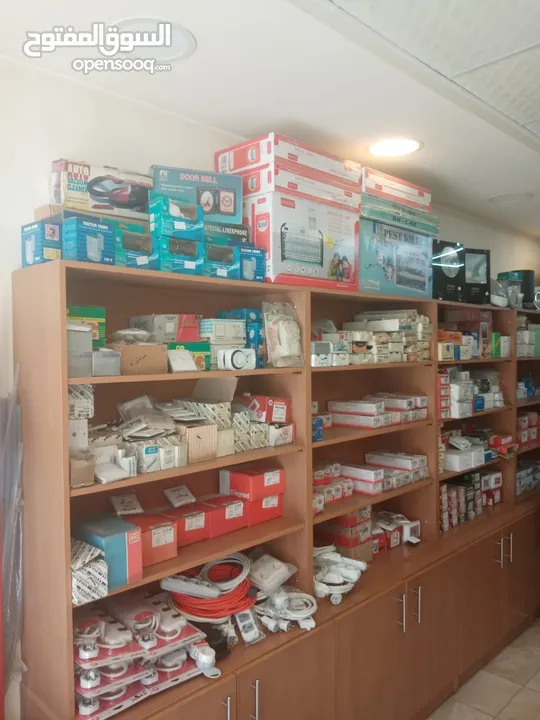 محل ادوات كهربائية للبيع مع بضاعة او بدون