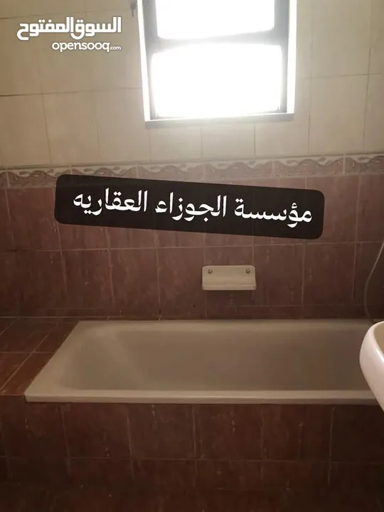 بيت مستقل فارغ للايجار في منطقة الزهور مساحة 250 متر داخلي مع حديقة 300 متر