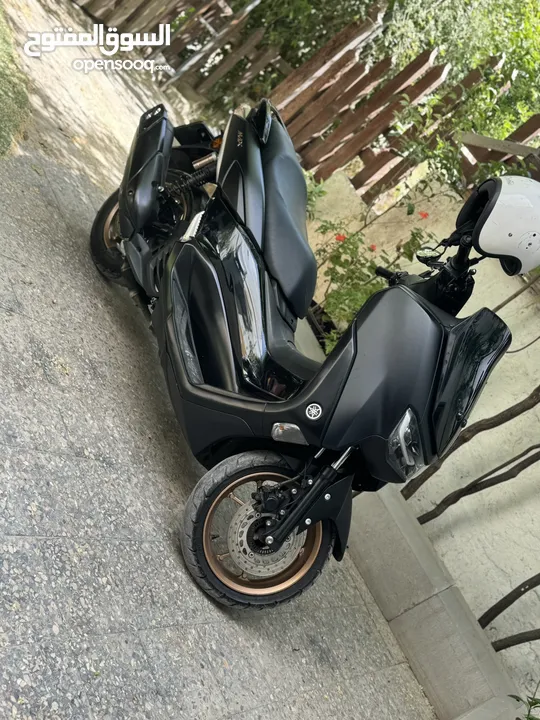 سكوتر Yamaha Nmax 2021