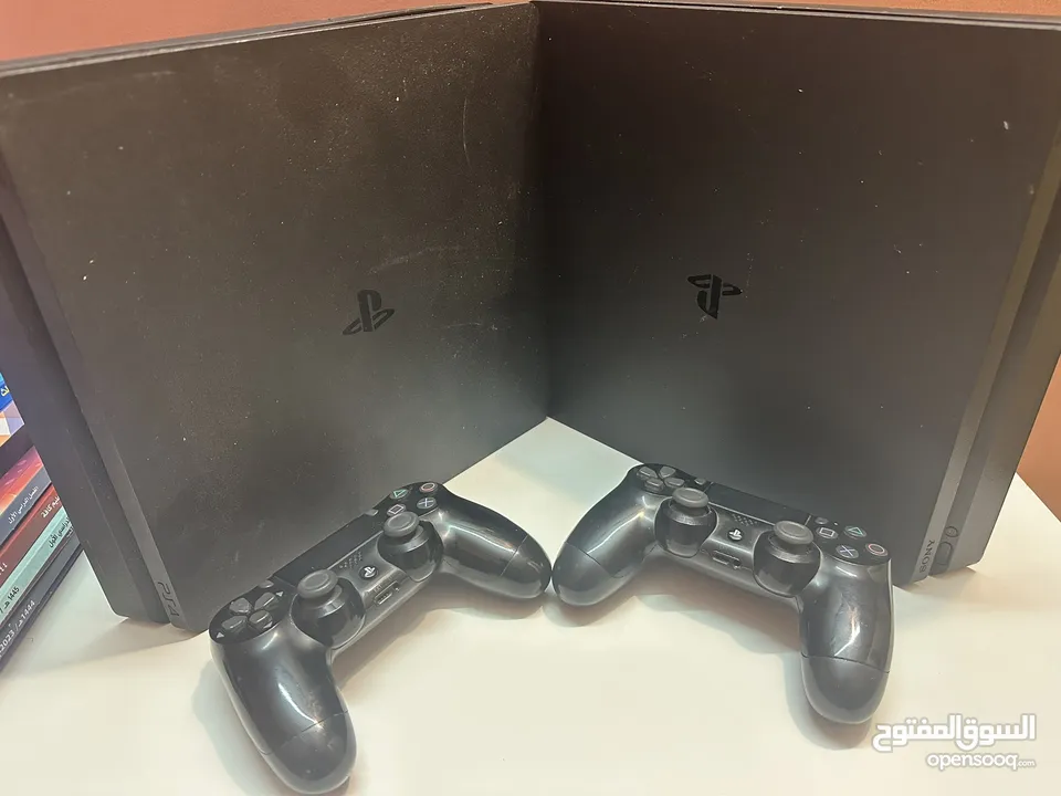 Ps4 مع ايدين استعمال جيد