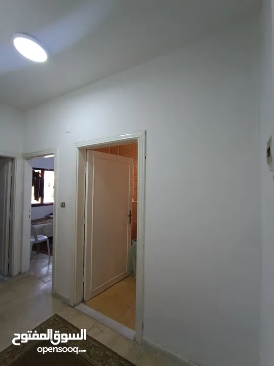 استوديو بنظام سويت مفروش مقابل الجامعة الاردنية بداية طلوع نيفين من المالك مباشرة / عمارة عائلية