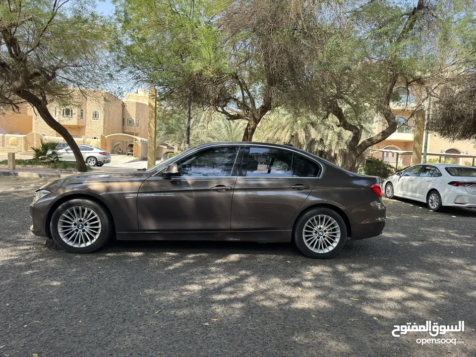 BMW 320i صبغ الوكالة