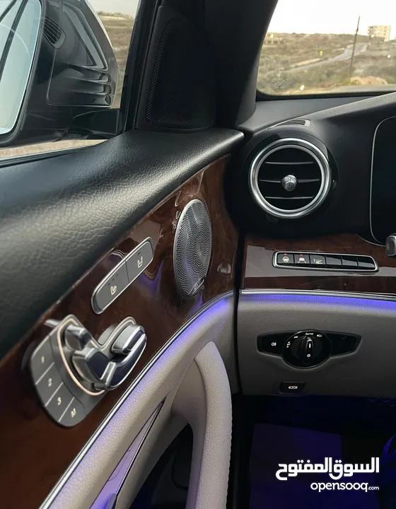 مرسيدس بنز E300 بنزين بحالة الوكالة