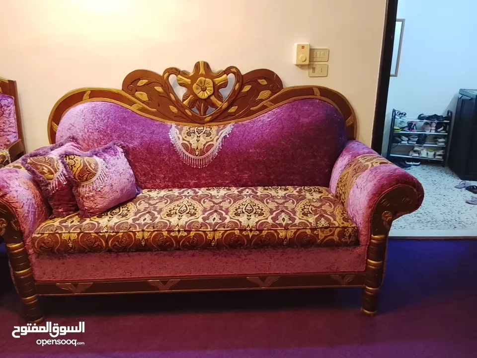 طقمين   كنب