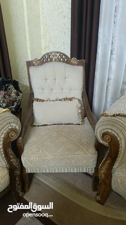 كنب للبيع في الزرقاء