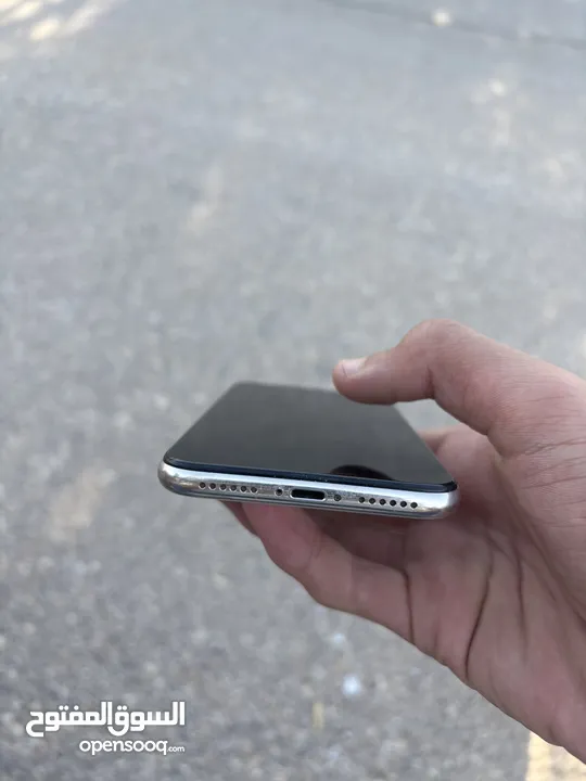 ايفون X 64 قيقا مغير بطاريه وشاشه من احسن نوعيات فاصل فيس ايدي تصوير خرافي تلفون ولا شخطه عليه والله