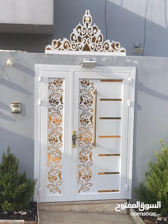 حرق اسعار على الابواب وحراسات للجدران والشبابيك ودربزينات وبرجولات للمنازل والحدائق