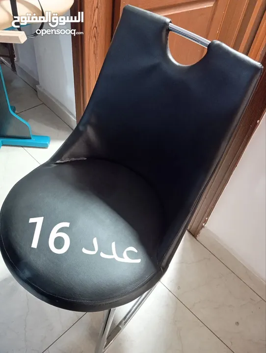 أثاث مكتبي وأدوات ومستلزمات للتدريب داتا شو ولوح ذكي، كراسي، طاولات، مكاتب ، نافورة، رفوف، حائط، باب