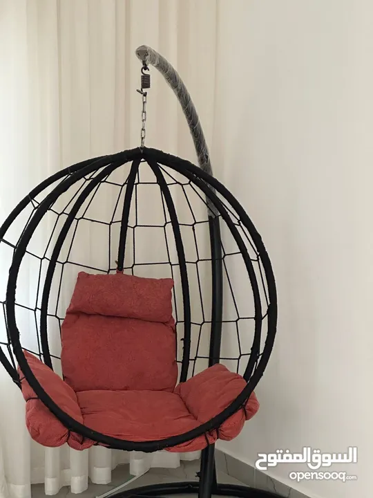 SWING CHAIR IN PERFECT CONDITION AND BEAUTIFUL DESIGN!!