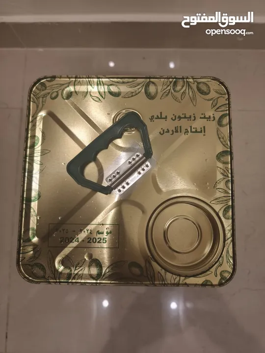 تنكة الزيت90 وفوق العشرة 85 للبيع في عمان زيتون حبكا-اربد