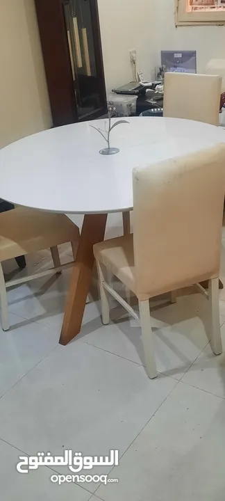 طاولة سفرة + 3 كراسي