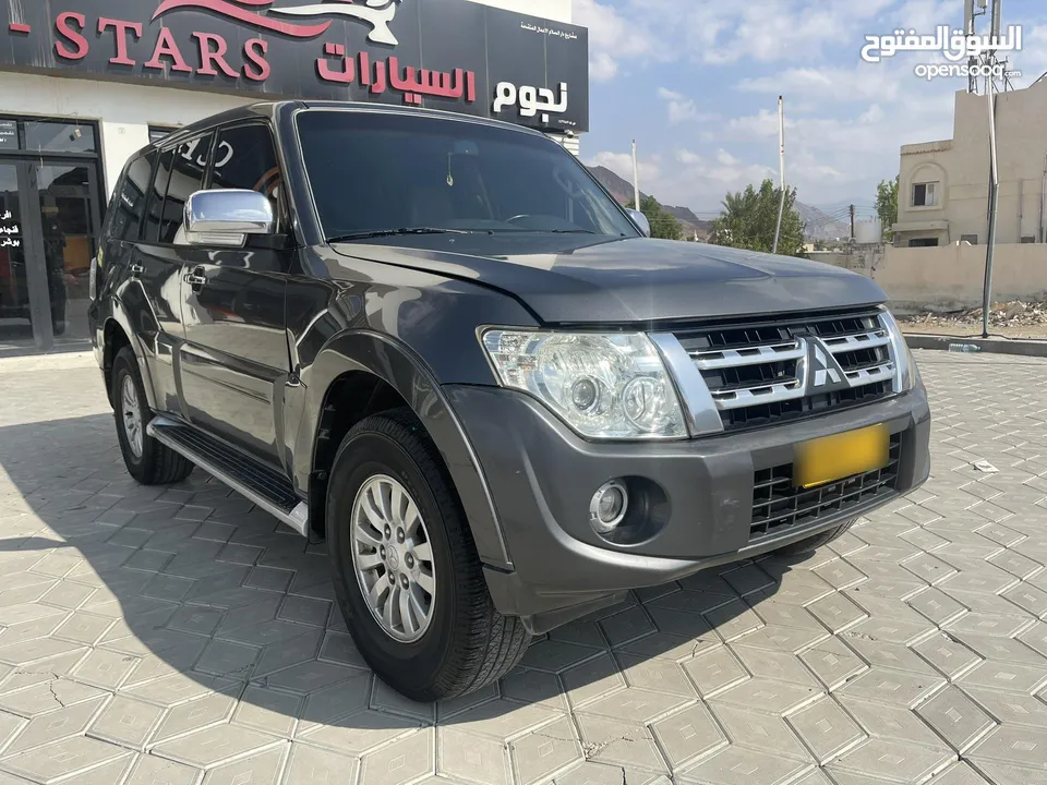 MITSUBISHI PAJERO 2015