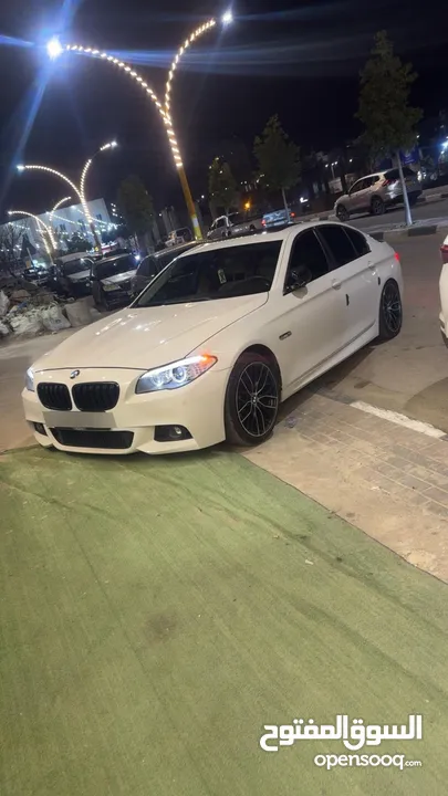 بي ام. 520. لون ابيض