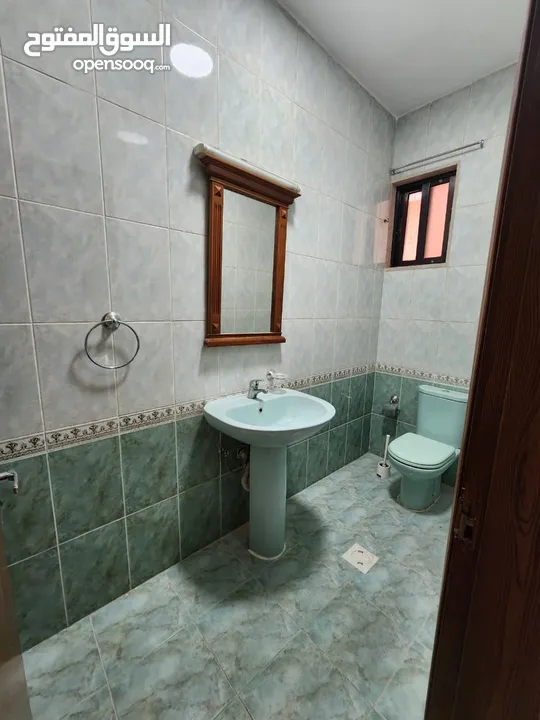 شقة فارغة للإيجار في عبدون - ref : 14626