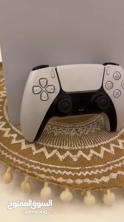 بلايستيشن 5 نظيف جدا بحال الوكالة استعمال خفيف جدا playstation5 بليستيشن 5 نظيفة جدا بحال الوكاالة