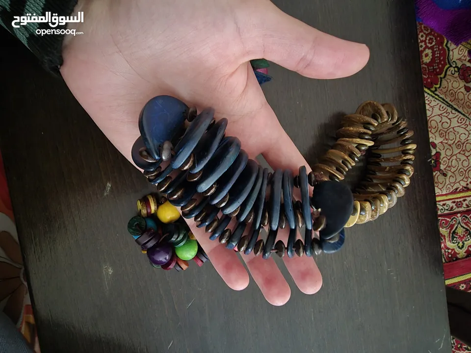 اساور خشبية ملونة جديدة
