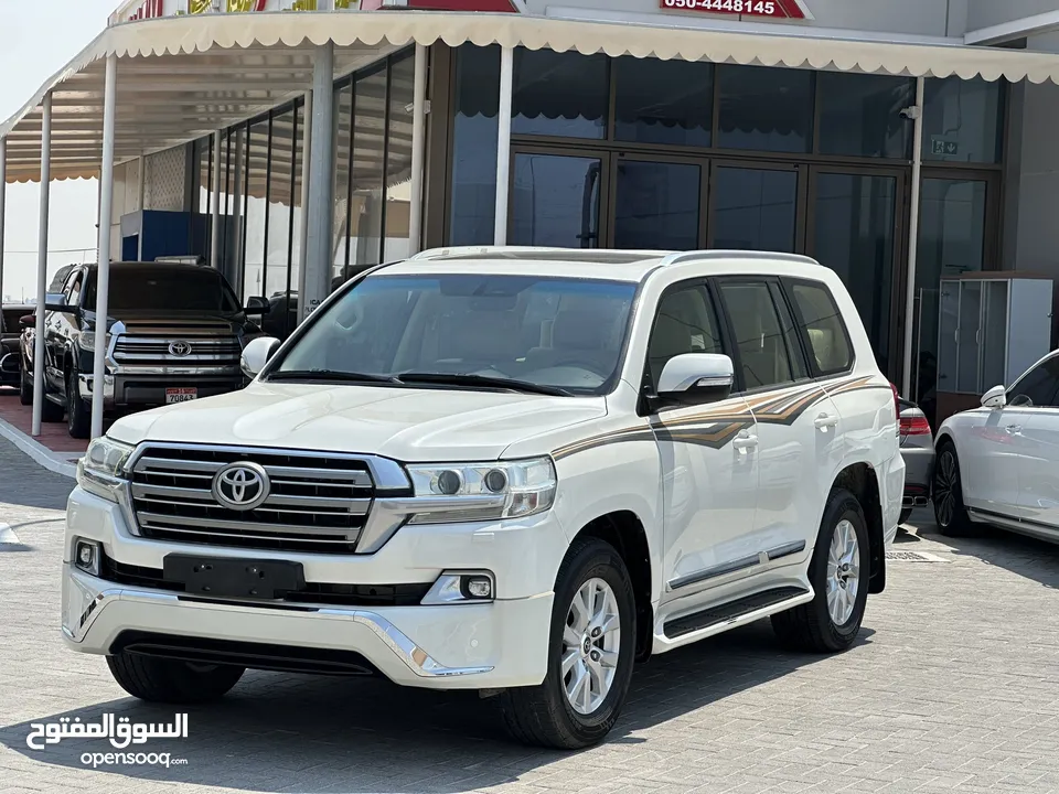 Toyota land-cruiser 2016 5.7 full option