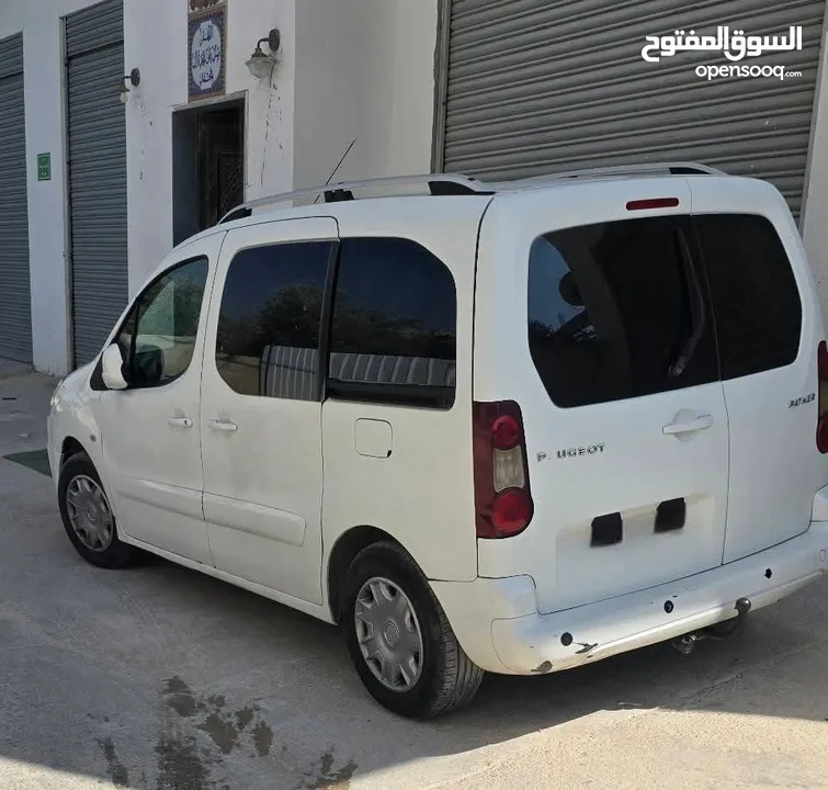 بيجو بارتنر 7 ركاب ترخيص 2017