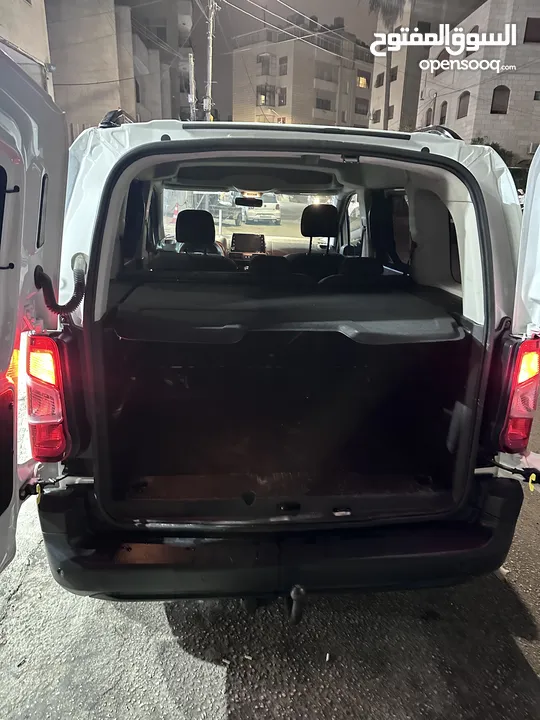 سيتروين برلنجو بحاله الوكاله بيع او بدل على كادي