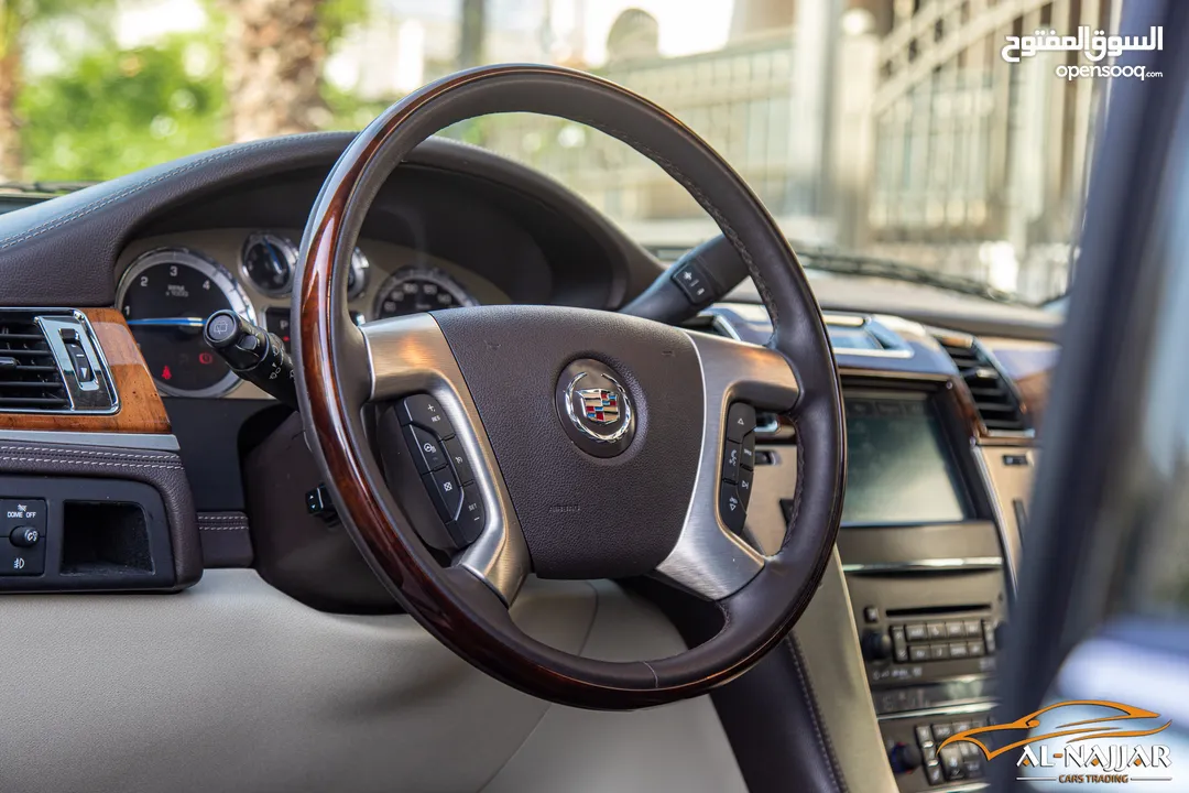 Cadillac Escalade Xl 2012 Platinum   السيارة مميزة جدا و قطعت مسافة 144,000 كيلو متر