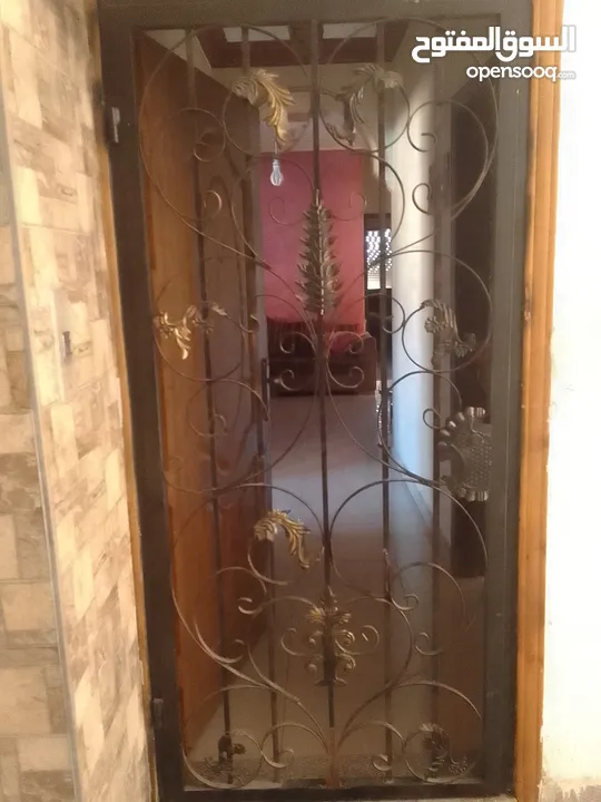 باب حديد حمايه للبيع استعمال بسيط